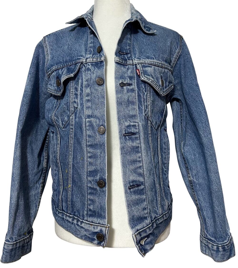 Vintage 80s Levis Denim Jacket Size Small Button Med Wash USA Distressed Trucker